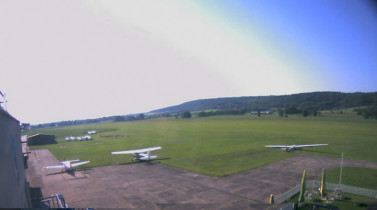 Imagen de vista previa de la cámara web Dvůr Králové nad Labem - aeroclub